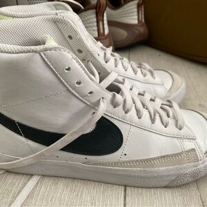 Big Kids’ Nike Blazer Mid ‘77 Casual Shoes